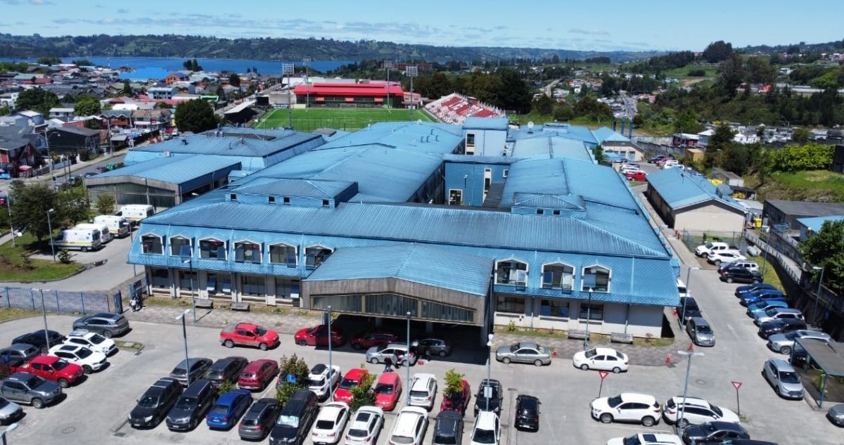 Lee más sobre el artículo Ministerio de Salud evalúa positivamente mejoras en Hospital Augusto Riffart y avanza en la planificación del nuevo Centro de Salud de Castro