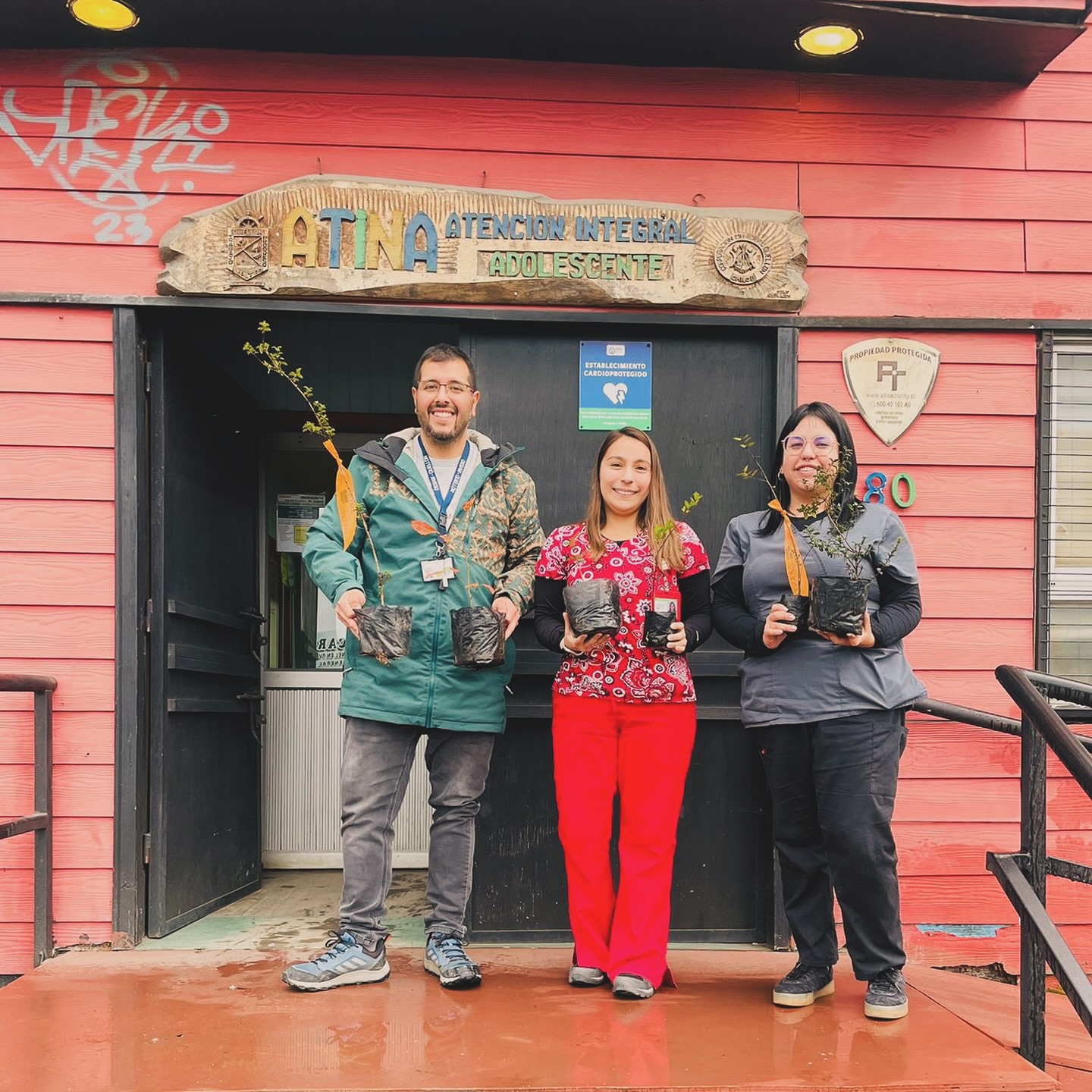 Lee más sobre el artículo DESAM Quellón y CONAF relanzan campaña de reforestación con entrega de árboles nativos