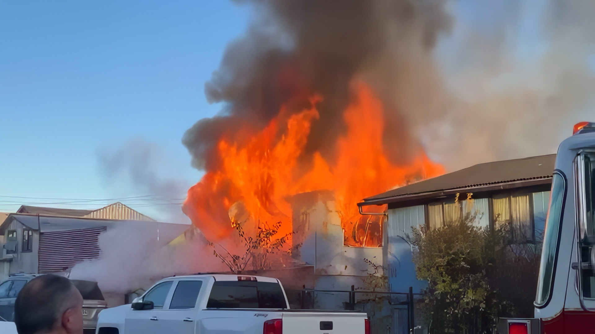 Lee más sobre el artículo Rescatan a adulta mayor postrada en Incendio en Quellón