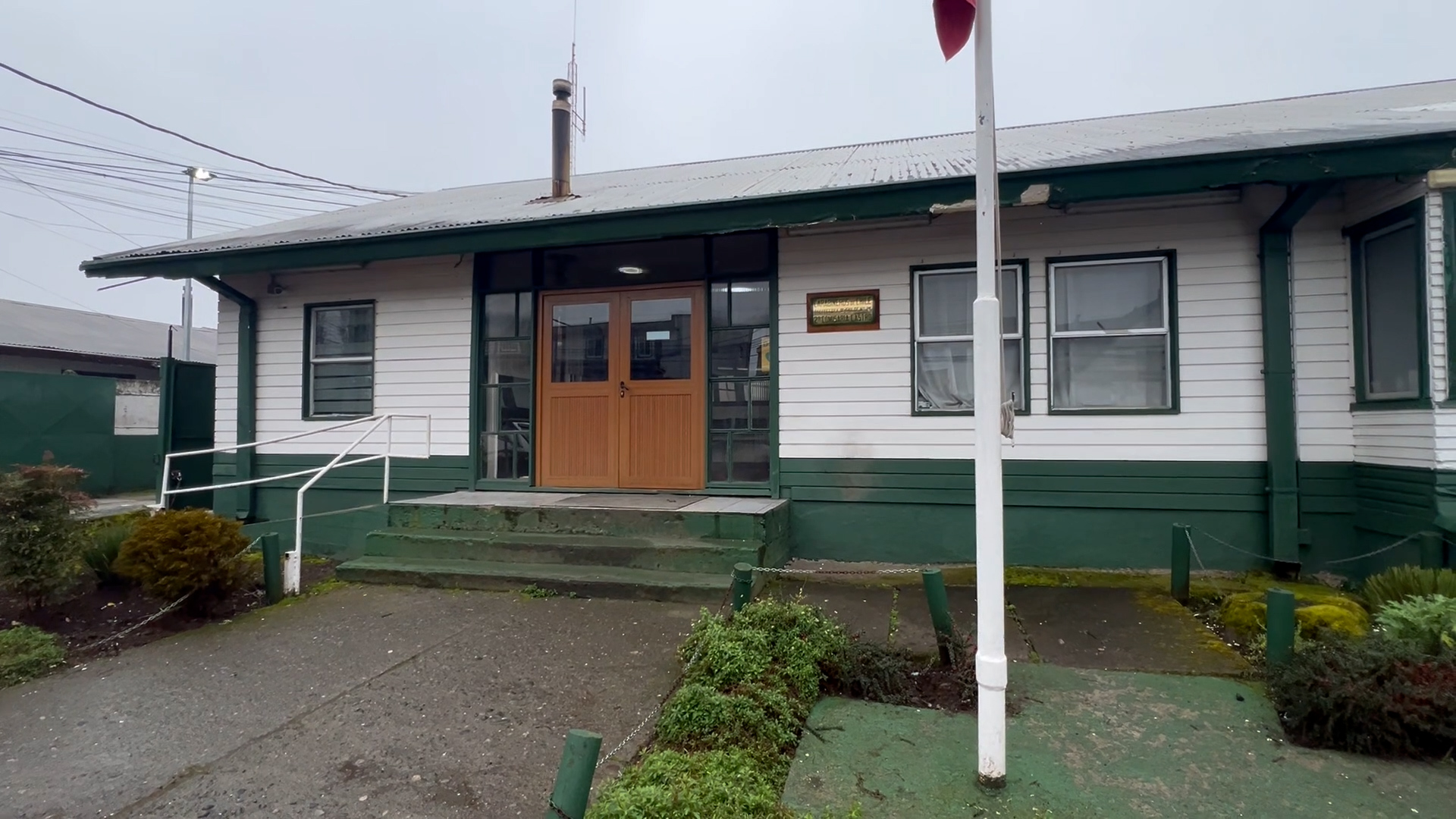 Lee más sobre el artículo Carabineros de Castro detienen a sujeto por amenaza de bomba a cuartel policial