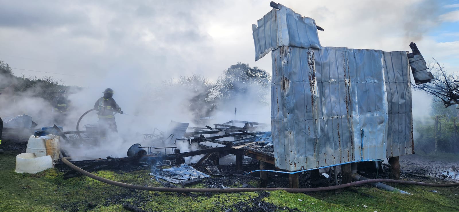 Lee más sobre el artículo Incendio destruye vivienda en Trincao dejando a adulto mayor damnificado