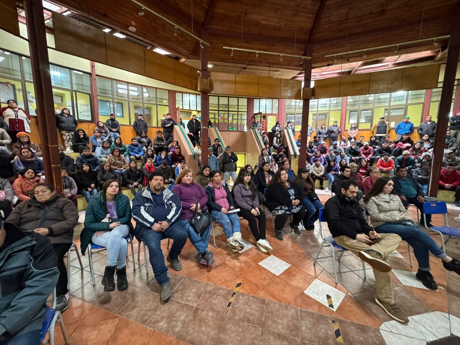 Lee más sobre el artículo Alcalde de Queilen coordina reunión con comité «Altos de Queilen» para avanzar en proyectos habitacionales