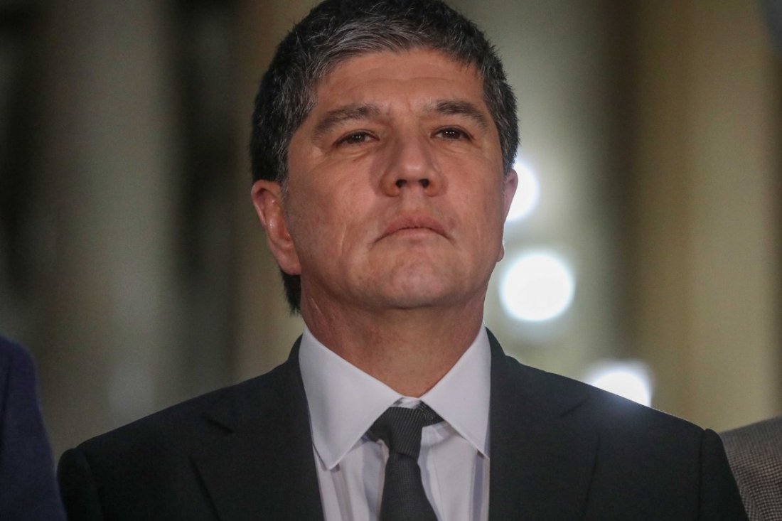 Lee más sobre el artículo Tribunal ordena prisión preventiva para Manuel Monsalve por delitos de abuso sexual y violación