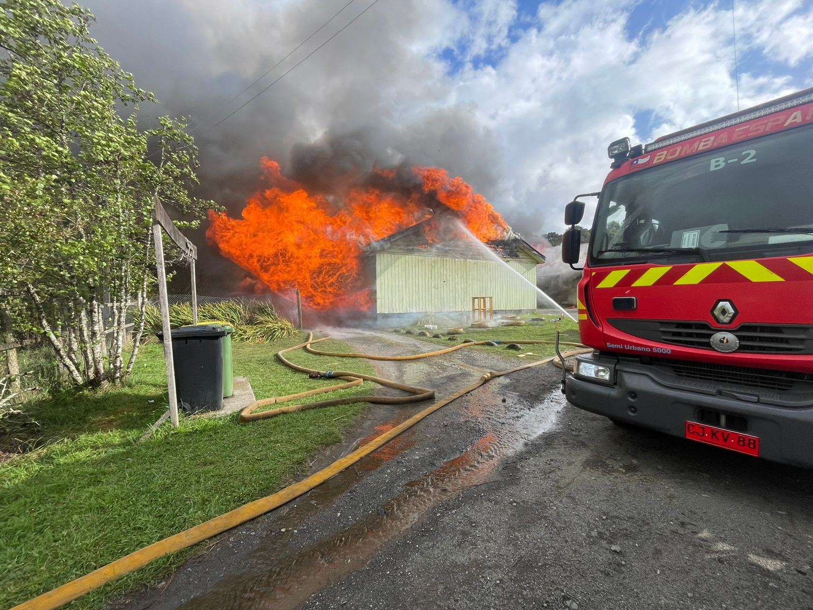Lee más sobre el artículo Incendio destruye la histórica Escuela Rural de Notuco en Chonchi