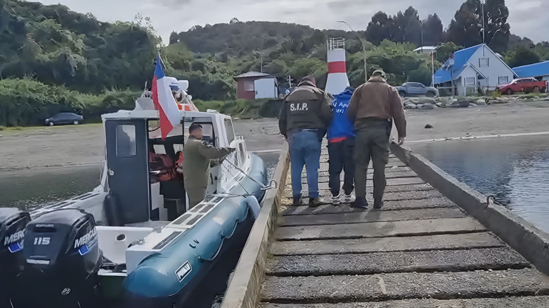 Lee más sobre el artículo Carabineros captura a sujeto prófugo por más cinco años en la isla Apiao: Era buscado por el delito de violación.