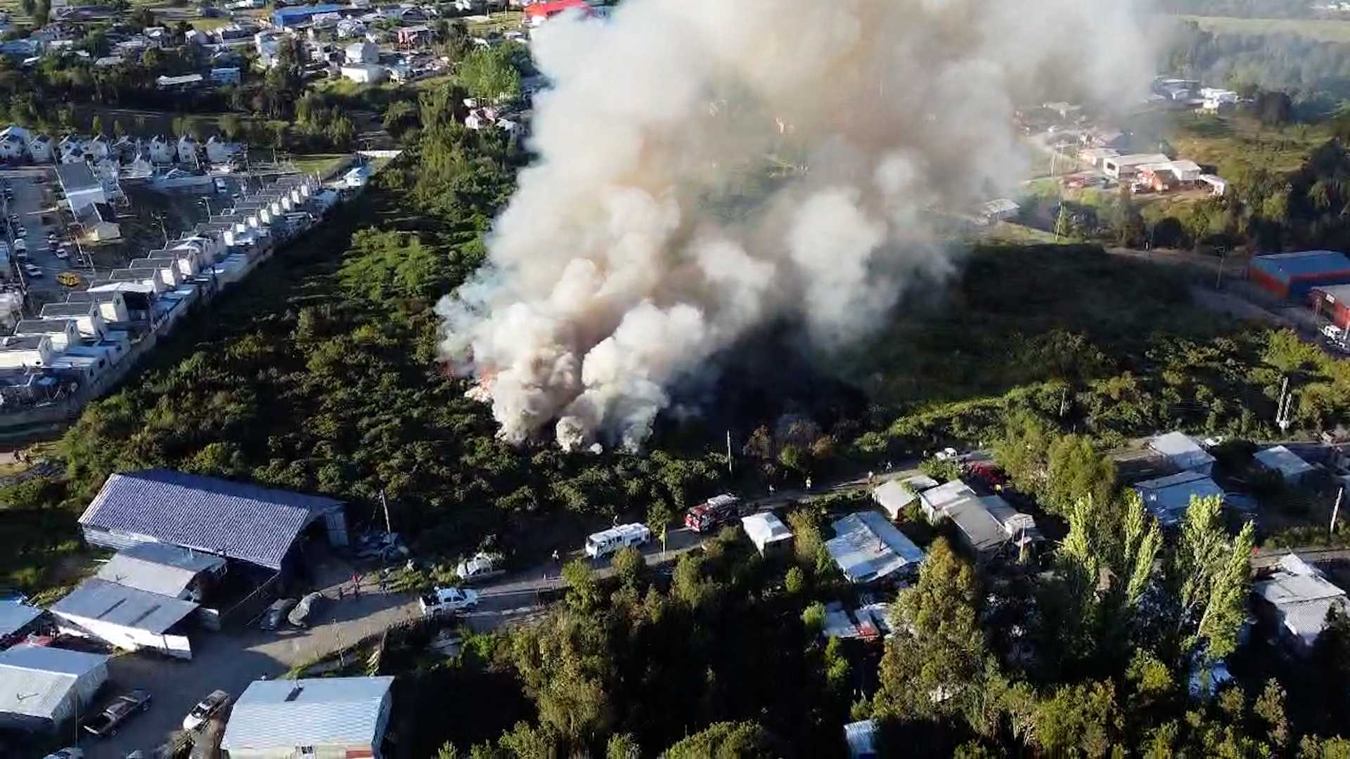 Lee más sobre el artículo SENAPRED activa Alerta Roja por incendio cercano a Villa Mirador 5