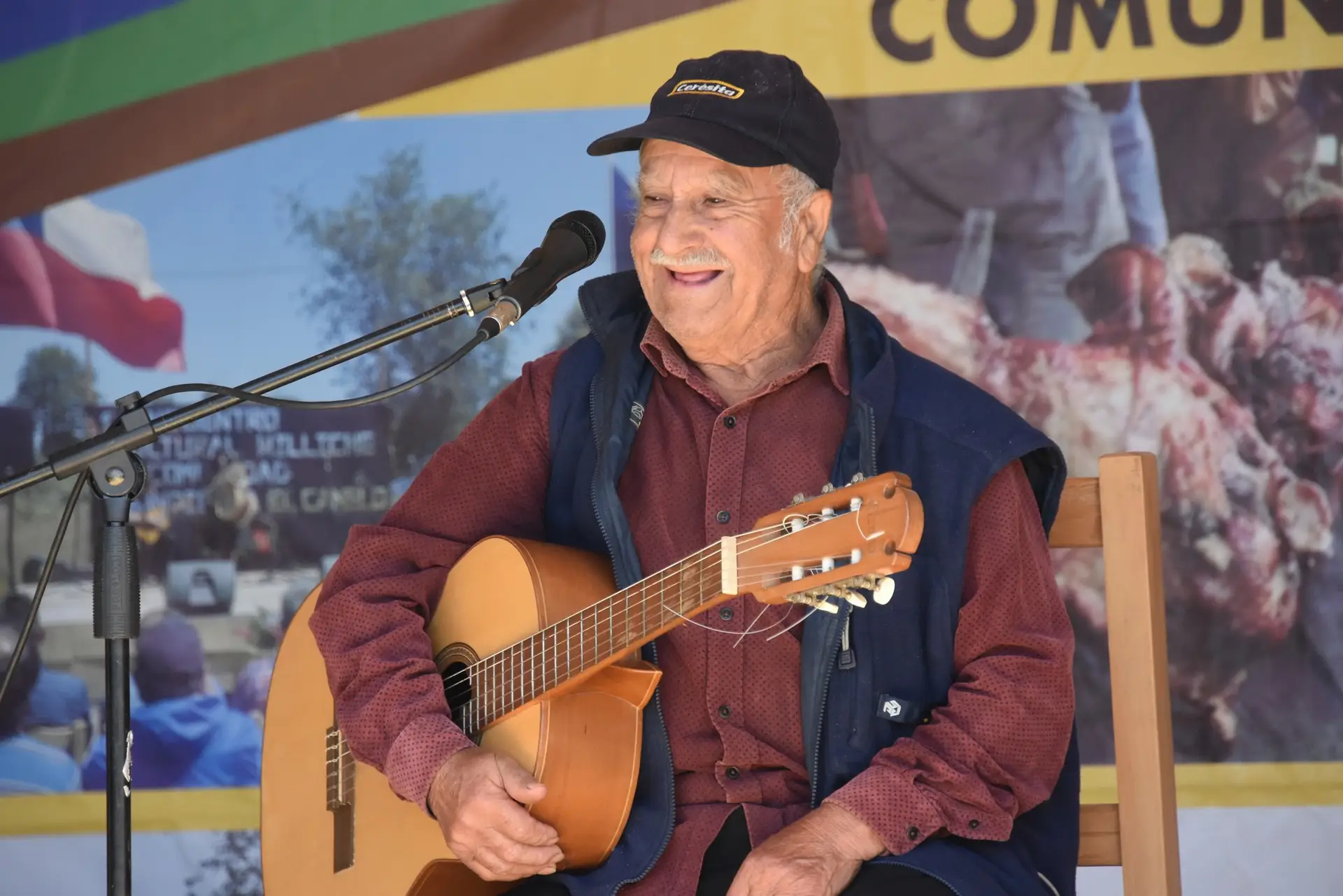 Lee más sobre el artículo Fallece Abel Bahamonde, «El Cuequero de San Juan», ícono de la música chilota