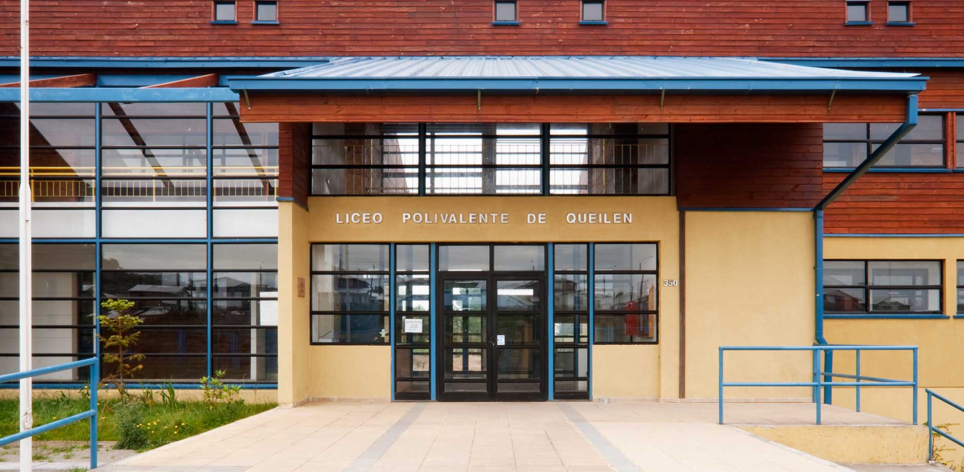 Lee más sobre el artículo Agresión con cuchillo en Liceo Polivalente de Queilen deja un menor herido leve