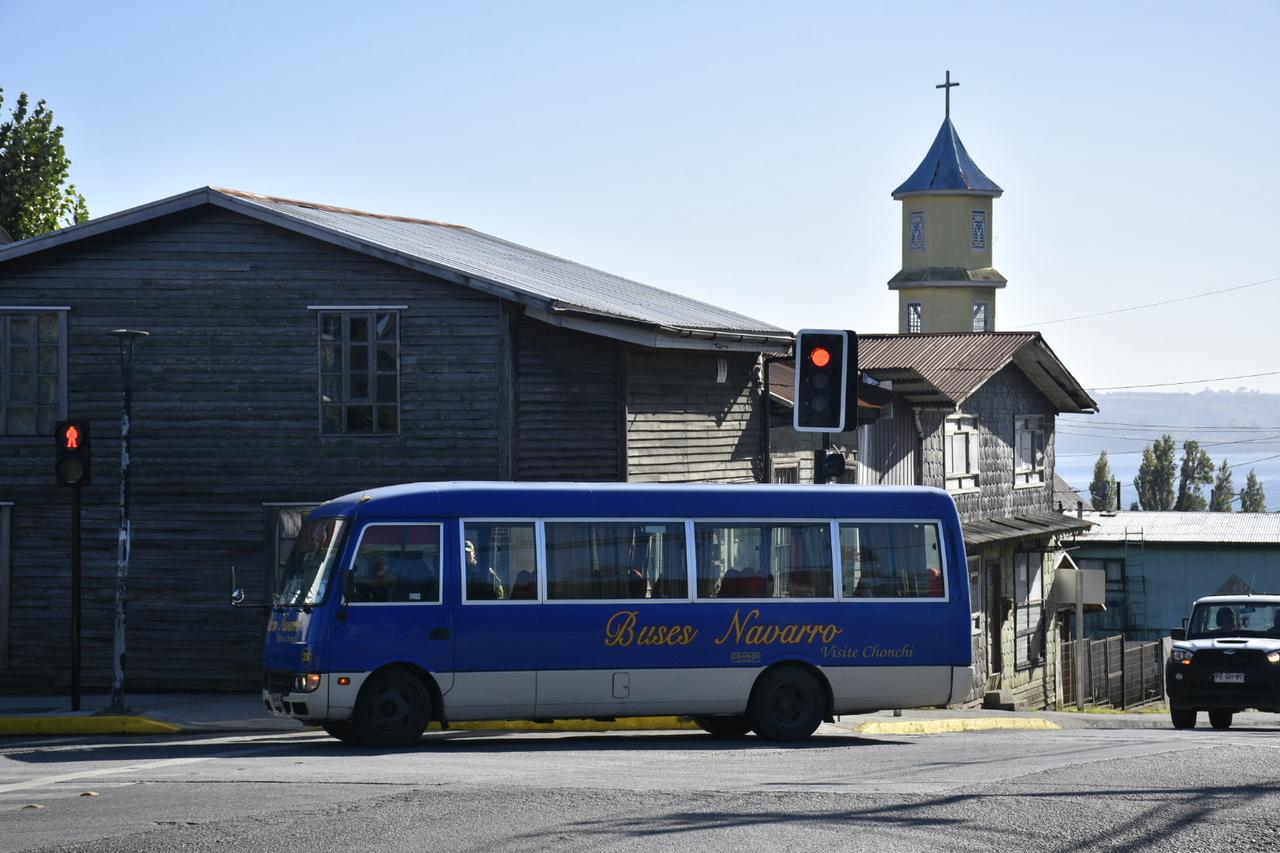 Lee más sobre el artículo Entran en funcionamiento los primeros semáforos en Chonchi