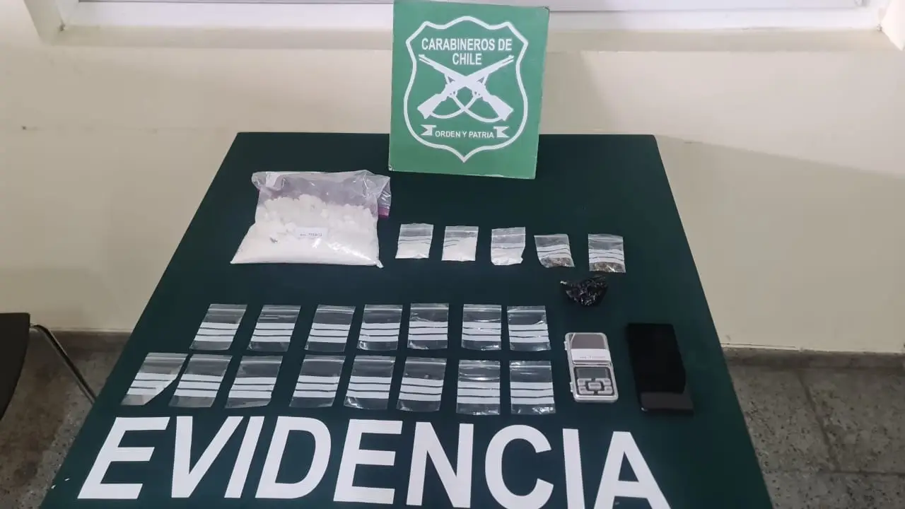 Lee más sobre el artículo Mujer queda en prisión preventiva por tráfico de drogas tras hallazgo de cadáver en Quellón