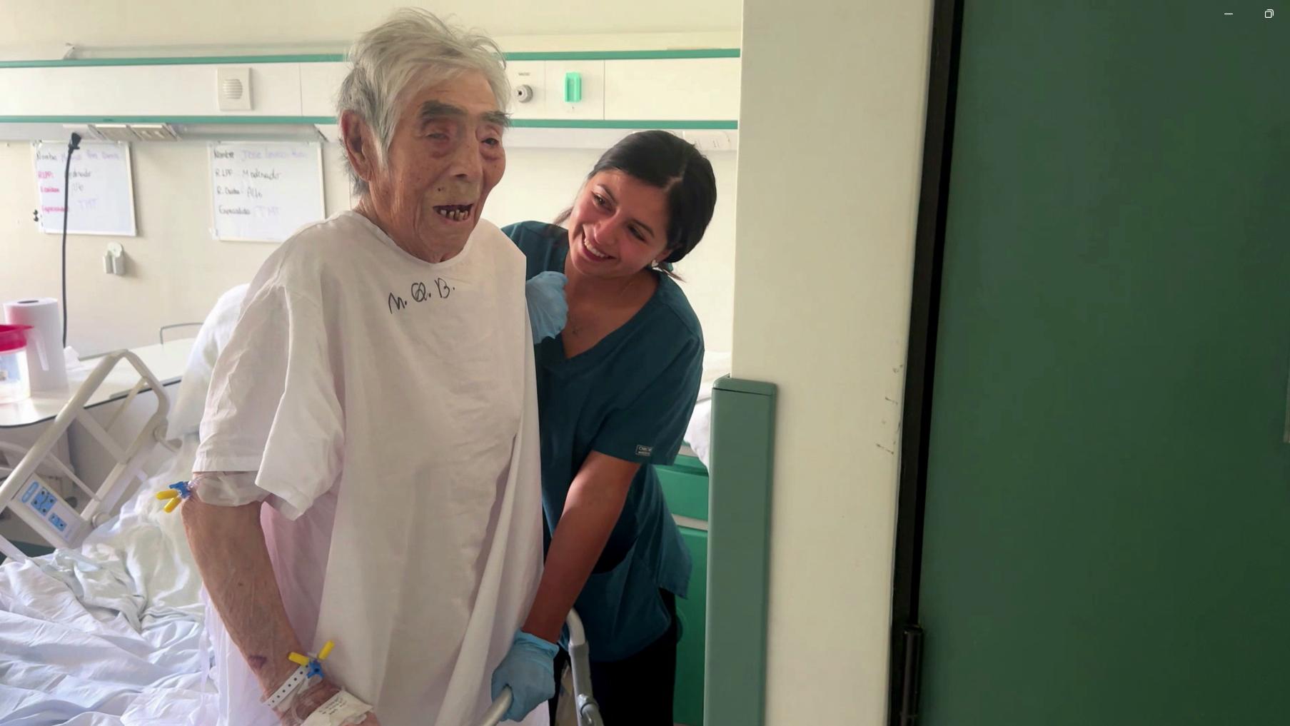 Lee más sobre el artículo Adulto mayor de 100 años es intervenido exitosamente en el Hospital de Castro por fractura de cadera