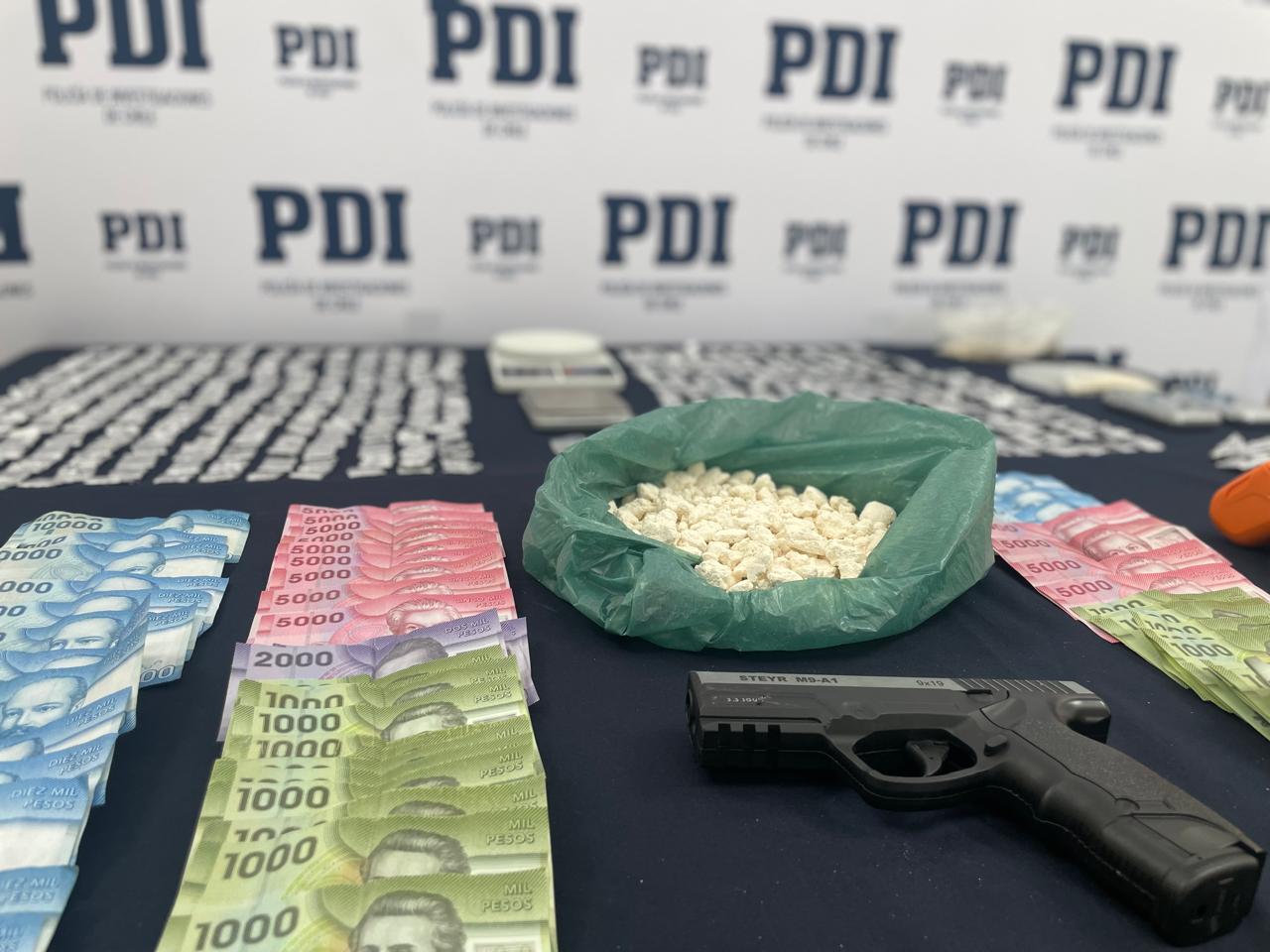 Lee más sobre el artículo Operación King: PDI detiene a dos extranjeros por venta de droga en Quellón