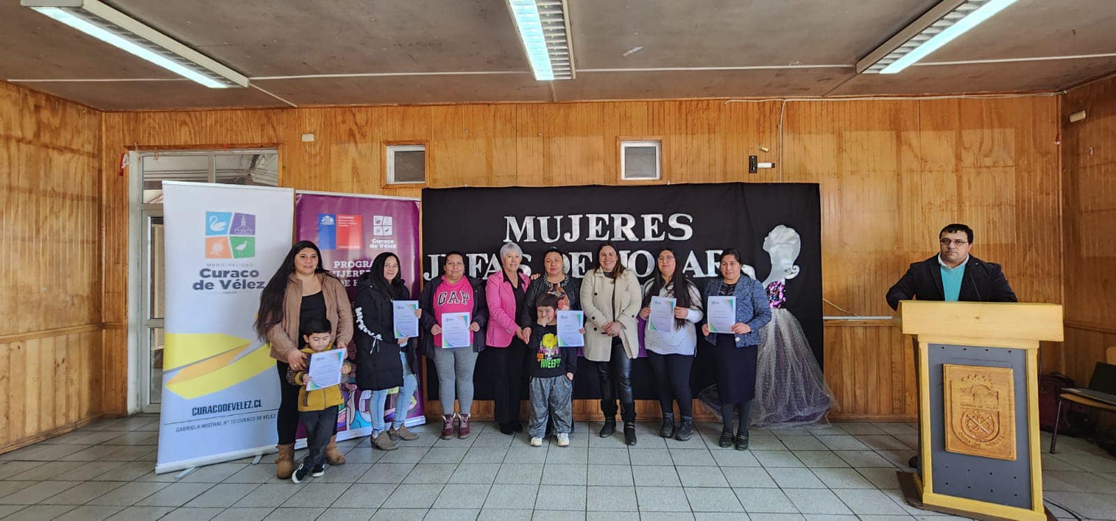 Lee más sobre el artículo Exitosos Talleres de repostería impulsan emprendimientos de mujeres jefas de hogar en Curaco de Vélez