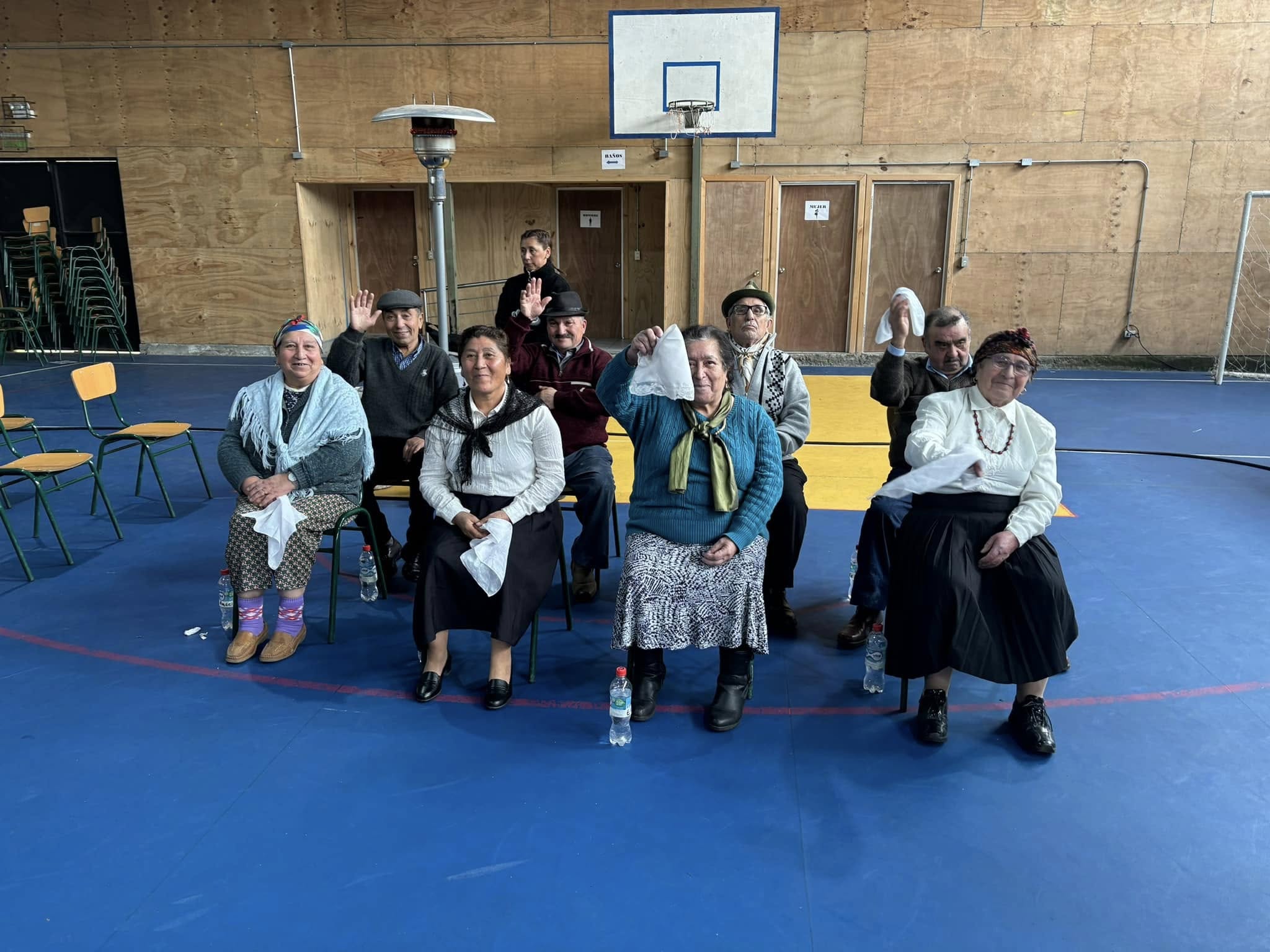 Lee más sobre el artículo Exitosa jornada en el «I Campeonato Comunal de Cueca Chilota del Adulto Mayor» de Curaco de Vélez