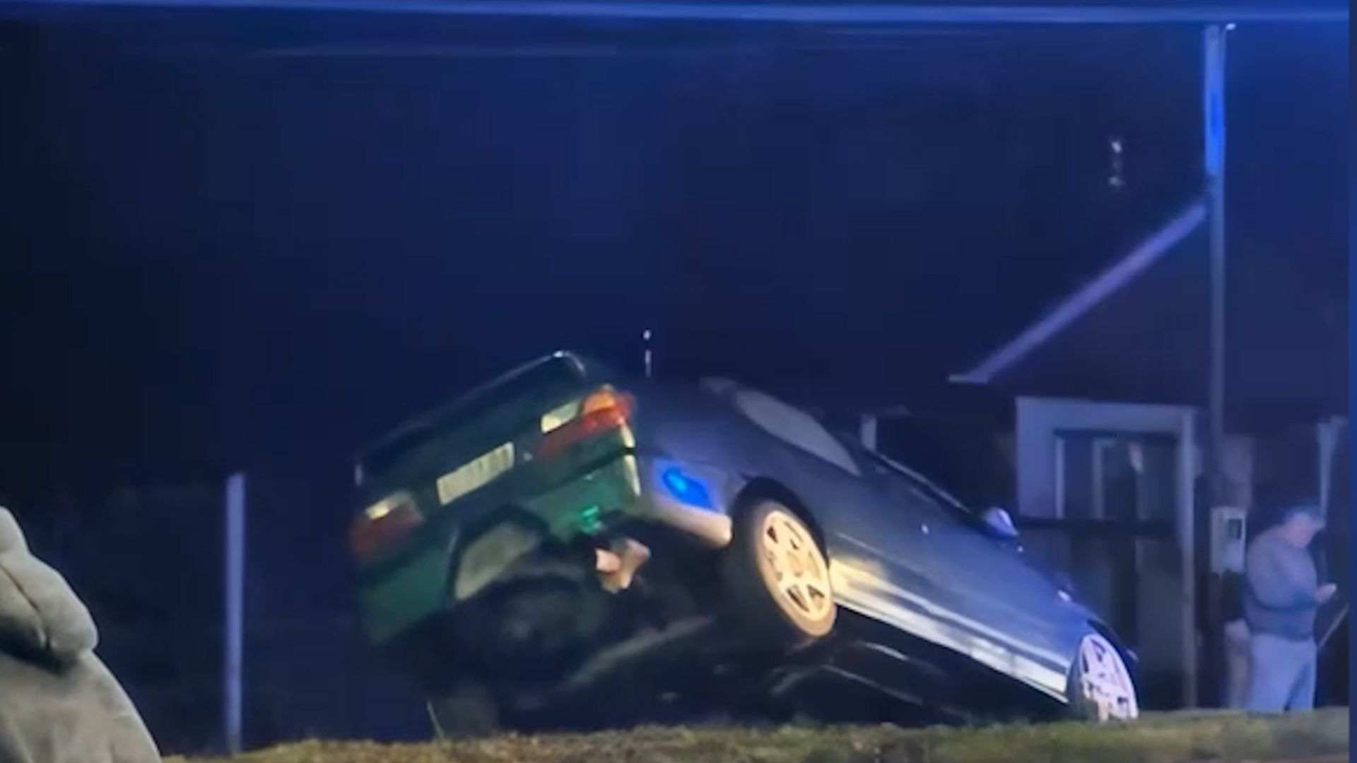 Lee más sobre el artículo Persecución policial en Castro termina con un detenido tras chocar contra un semáforo