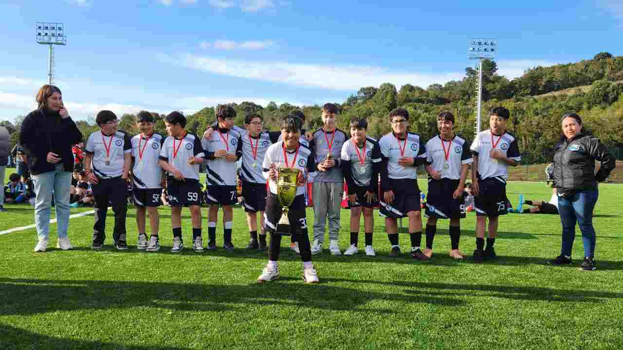 Lee más sobre el artículo Concluye con Éxito la Copa Escuela Ricardo «Chico» Fernández en Curaco de Vélez