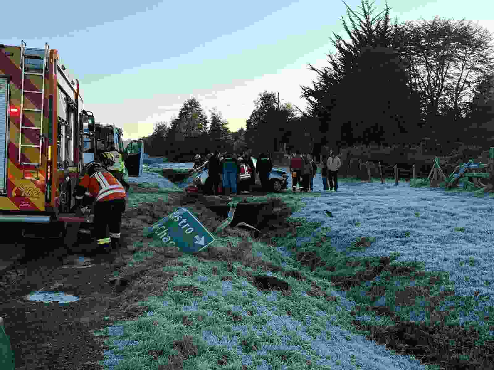 Lee más sobre el artículo Chiloé enfrenta cruda primera noche de heladas con accidente grave y llamado a la precaución