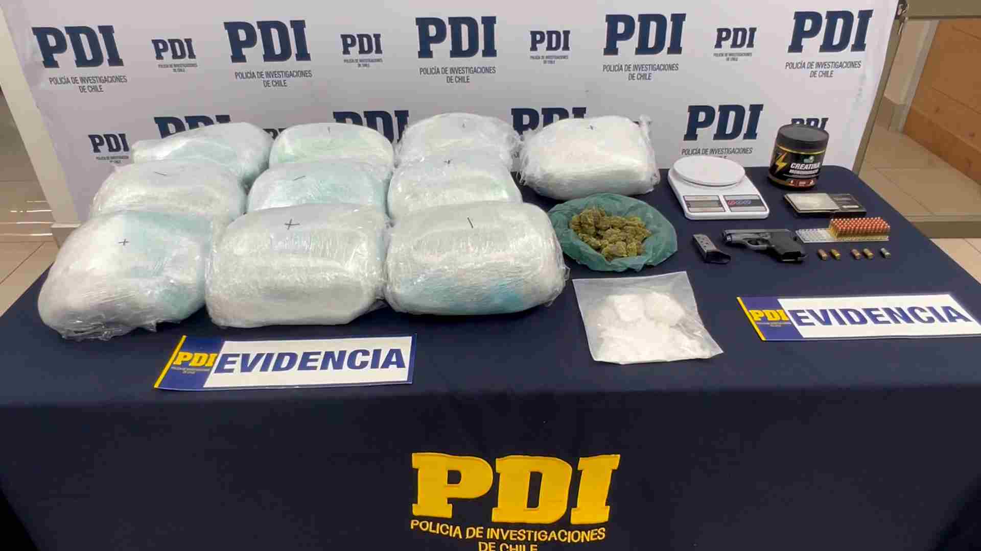 Lee más sobre el artículo Operación Vía Express: PDI desbarata red de narcotráfico en Chiloé e incauta más de 12 kilos de droga