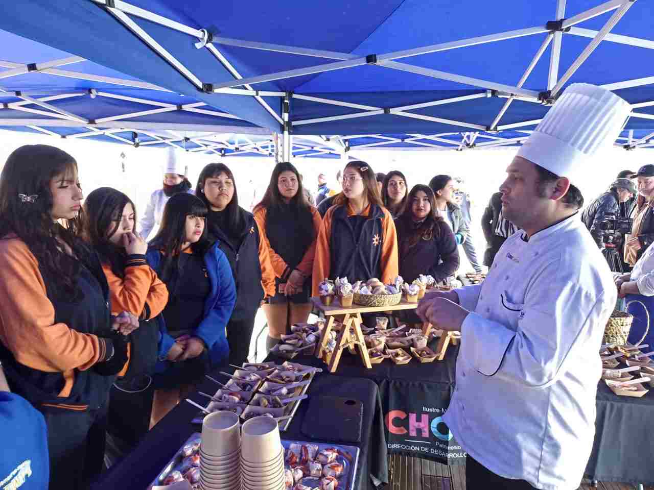 Lee más sobre el artículo Sabores de Chiloé: La exitosa muestra gastronómica que deleitó a Chonchi