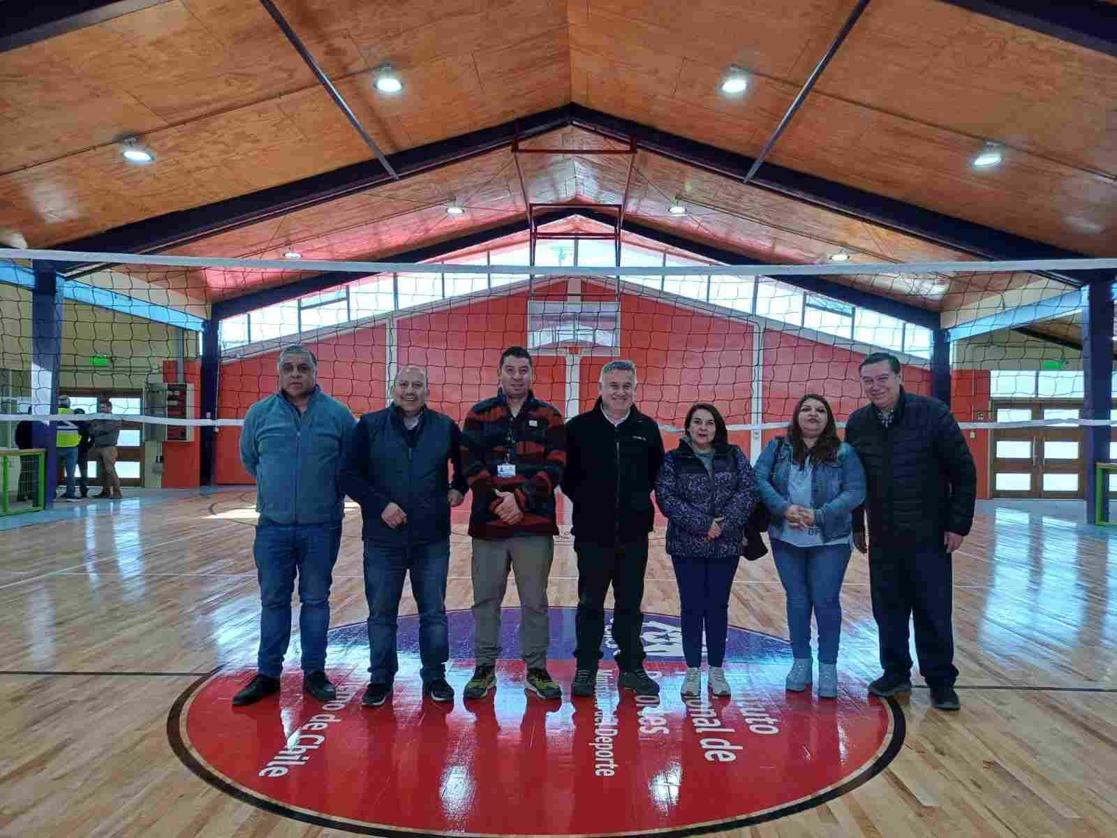 Lee más sobre el artículo A punto de concluir obras de reposición del Gimnasio Fiscal de Chonchi: Una inversión de más de $320 millones para la comunidad