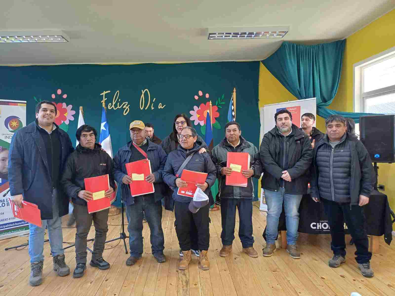 Lee más sobre el artículo Familias indígenas de la Cuenca Huillinco-Cucao reciben sus títulos de dominio