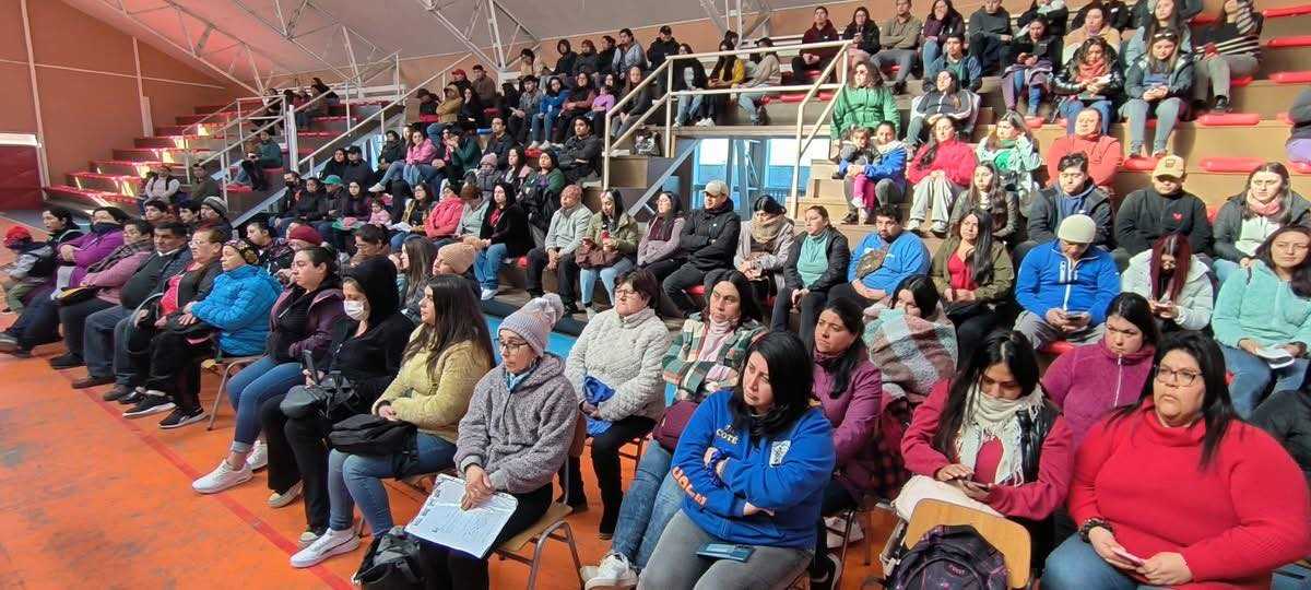 Lee más sobre el artículo Comité de Vivienda «Altos de Queilen» y Municipio Aceleran Trámites para Nuevo Proyecto Habitacional