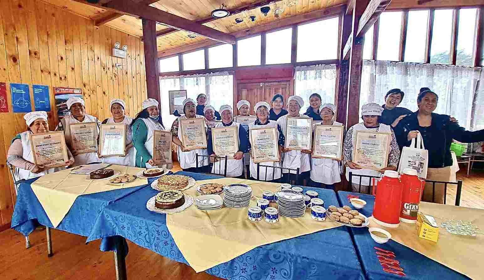 Lee más sobre el artículo ¡Dulce Éxito! Taller de Repostería para Diabéticos Concluye con Gran Exposición en la Comuna