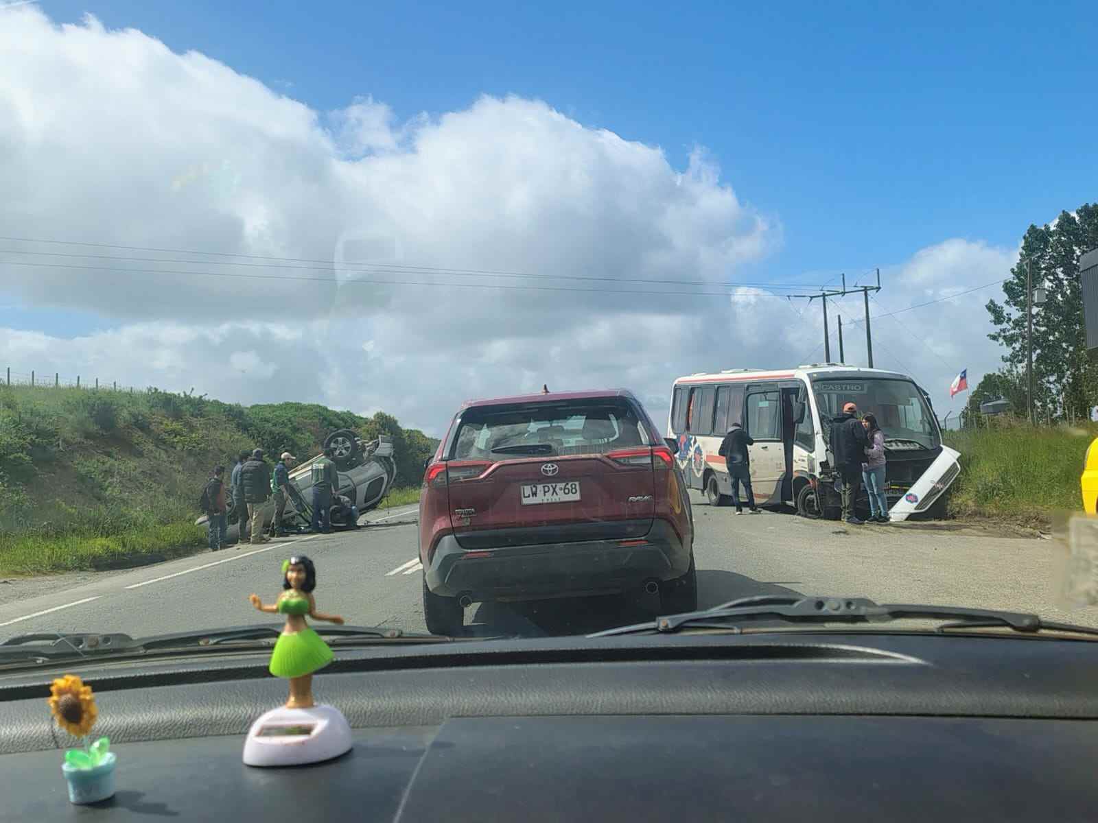 Lee más sobre el artículo Seis lesionados de diversa consideración en accidente de tránsito en sector Alcaldeo de Rauco