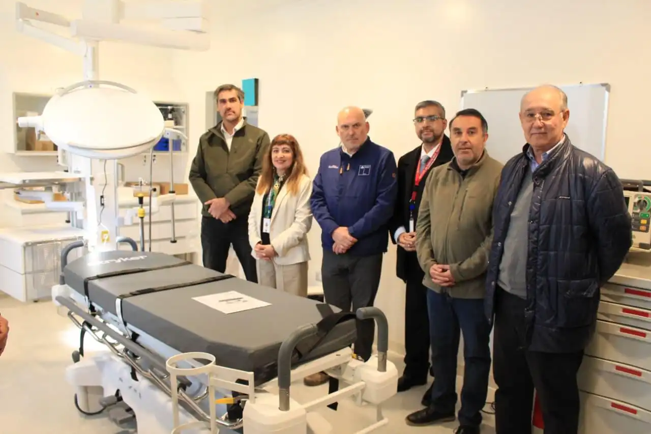 Lee más sobre el artículo Subsecretario de Redes Asistenciales en terreno anuncia que Nuevo Hospital de Queilen cuenta con autorización de funcionamiento