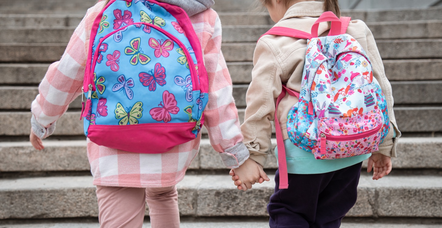 Lee más sobre el artículo Vuelta a clases: Expertos advierten sobre los riesgos de elegir mal zapatos y mochilas