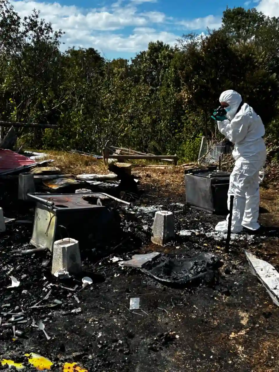Lee más sobre el artículo Fatal incendio en sector rural de Ancud deja una persona fallecida