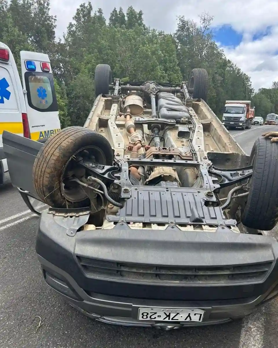 Lee más sobre el artículo Detienen a conductor de 68 años con alto grado de alcohol tras volcar en la Ruta 5 Sur