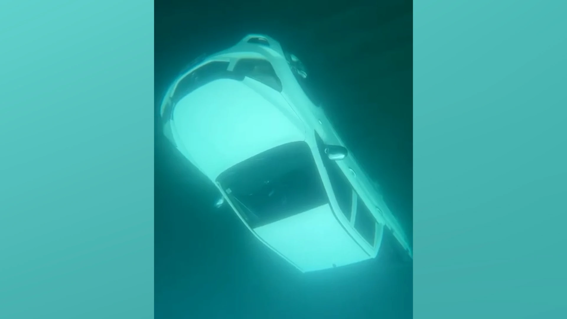 Lee más sobre el artículo Misterio en Puerto Klocker: Rescatan camioneta sumergida en el Lago Llanquihue