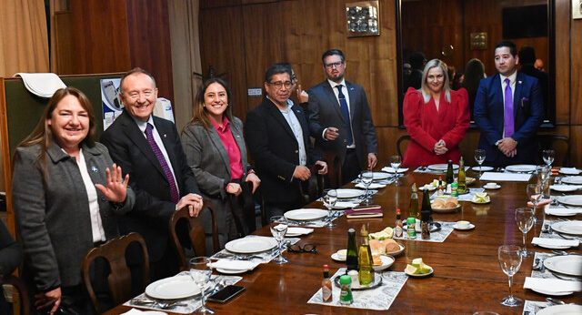 Lee más sobre el artículo PDG sella acuerdo con el Gobierno y destraba la «Ley Miscelánea» bajo críticas de favorecer a grandes fortunas