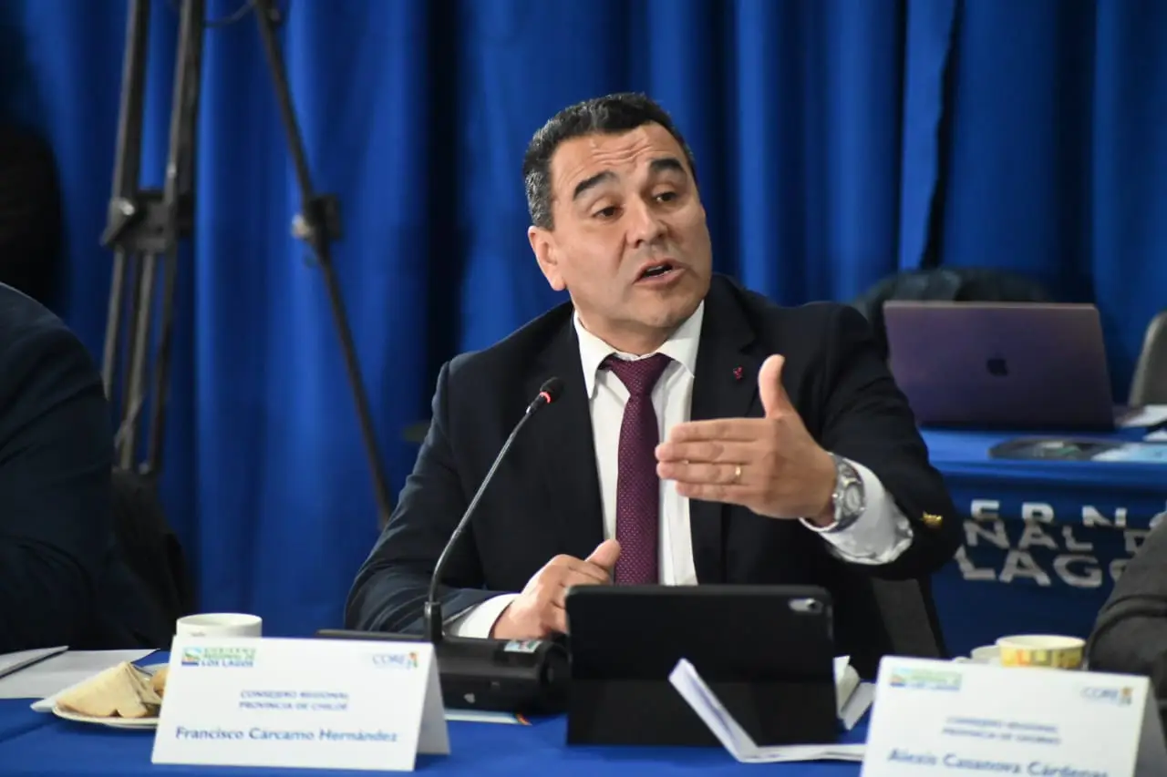 Lee más sobre el artículo Francisco Cárcamo asume como nuevo Seremi de Agricultura de la Región de Los Lagos tras renunciar al CORE