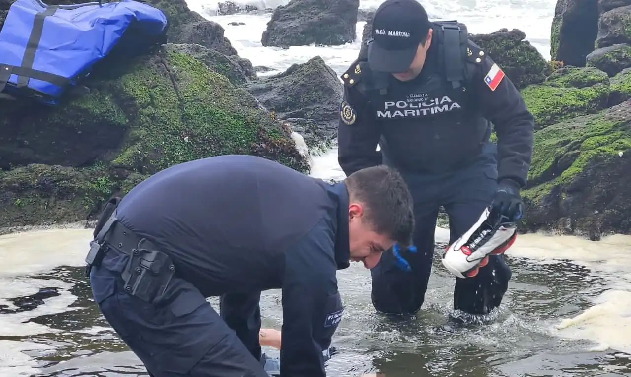Lee más sobre el artículo Encuentran cuerpo sin vida en sector Arena Gruesa de Ancud: PDI realiza peritajes para esclarecer el deceso