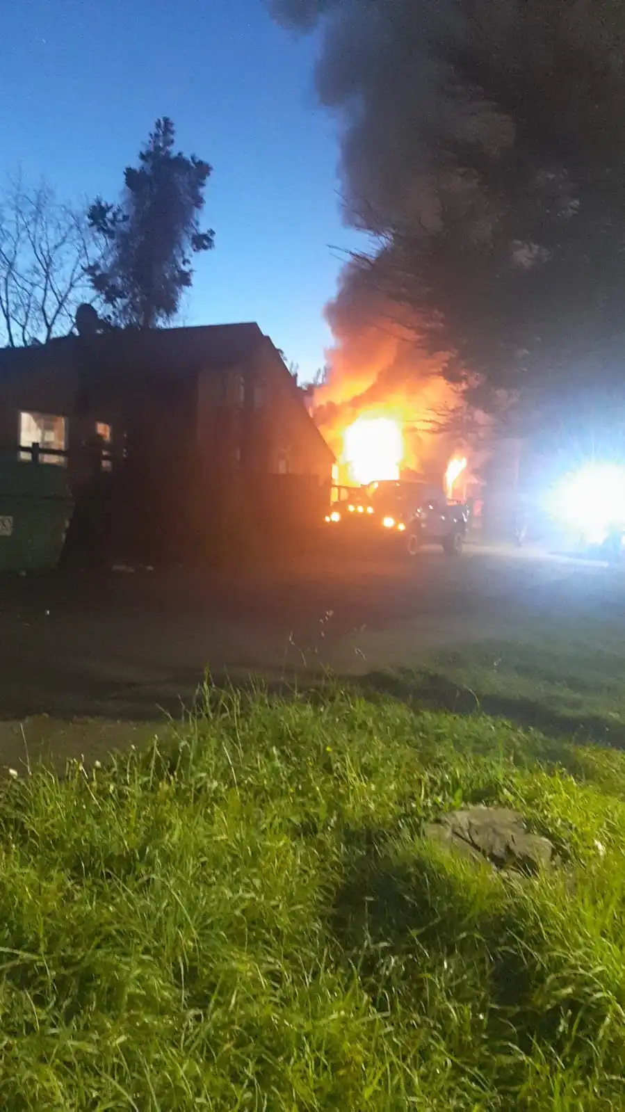 Lee más sobre el artículo Tres personas damnificadas dejó incendio en sector Nercón