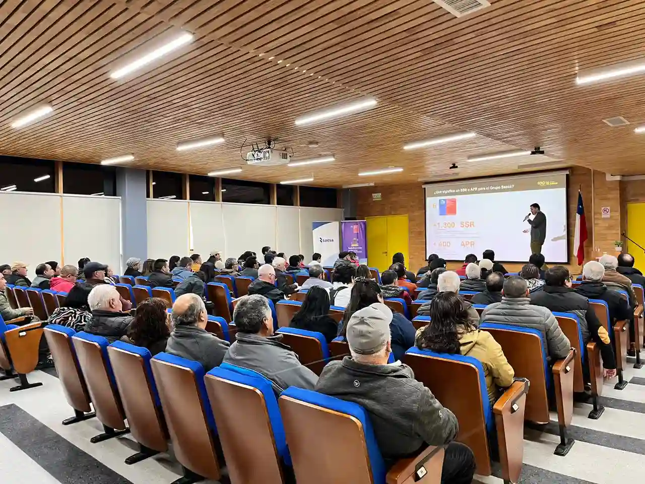 Lee más sobre el artículo Operadores de 60 Sistemas Sanitarios de Agua Potable Rural de Chiloé participan en jornada eléctrica junto a Saesa