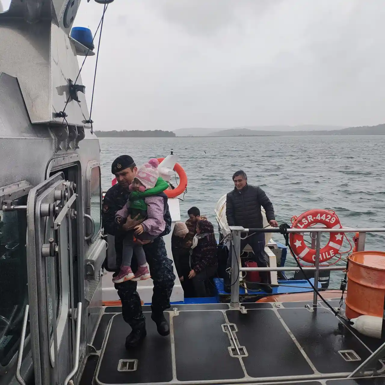 Lee más sobre el artículo Armada evacuó a niña de 4 años con cuadro séptico desde Caleta Inío a Quellón
